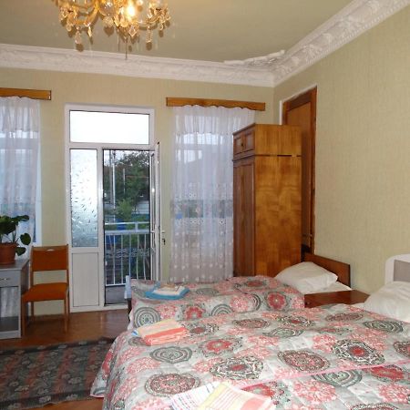 Friends House Hotel Kutaiszi Kültér fotó