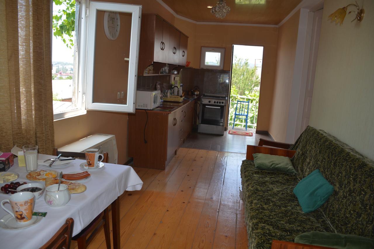 Friends House Hotel Kutaiszi Kültér fotó