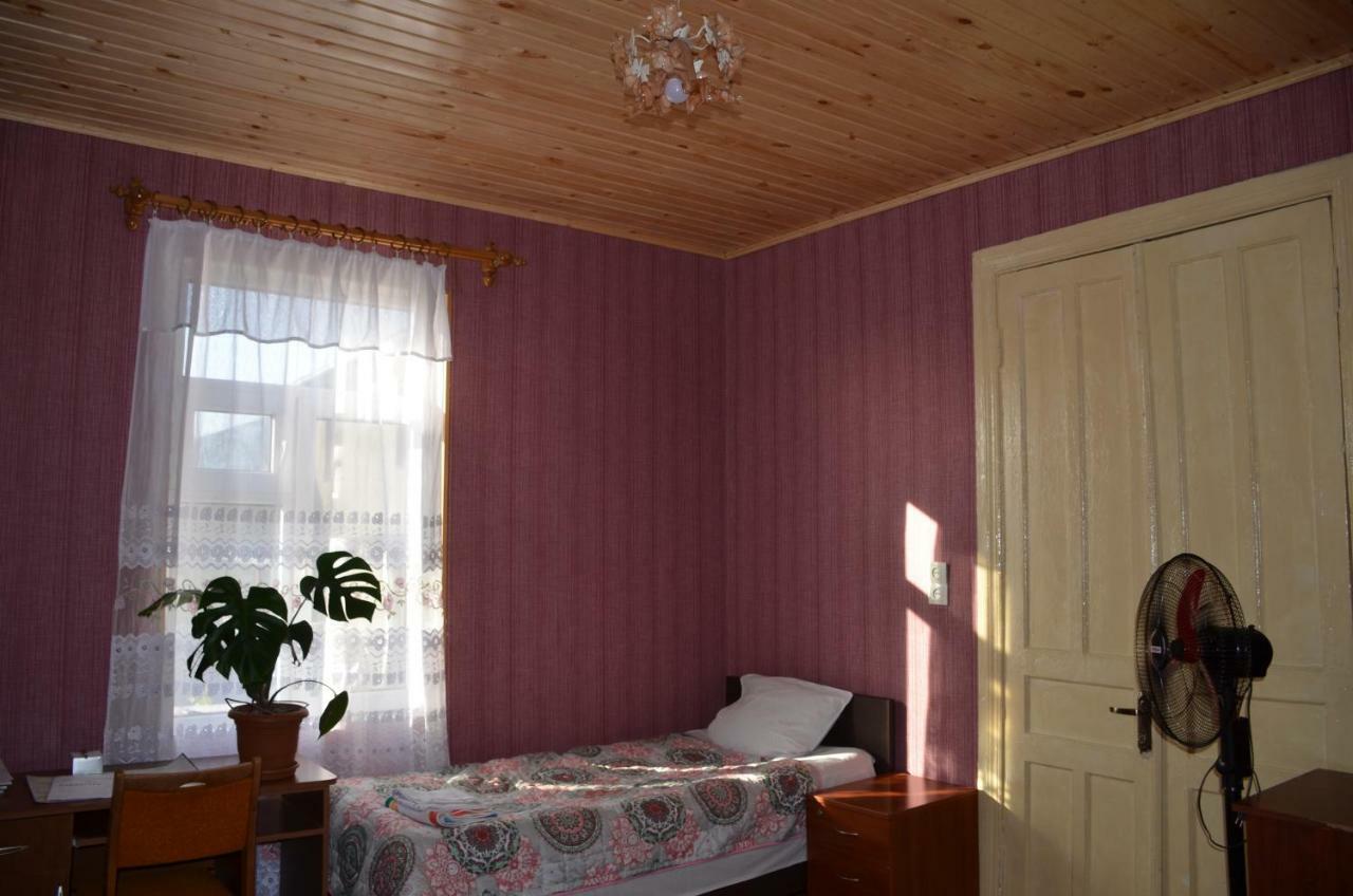 Friends House Hotel Kutaiszi Kültér fotó